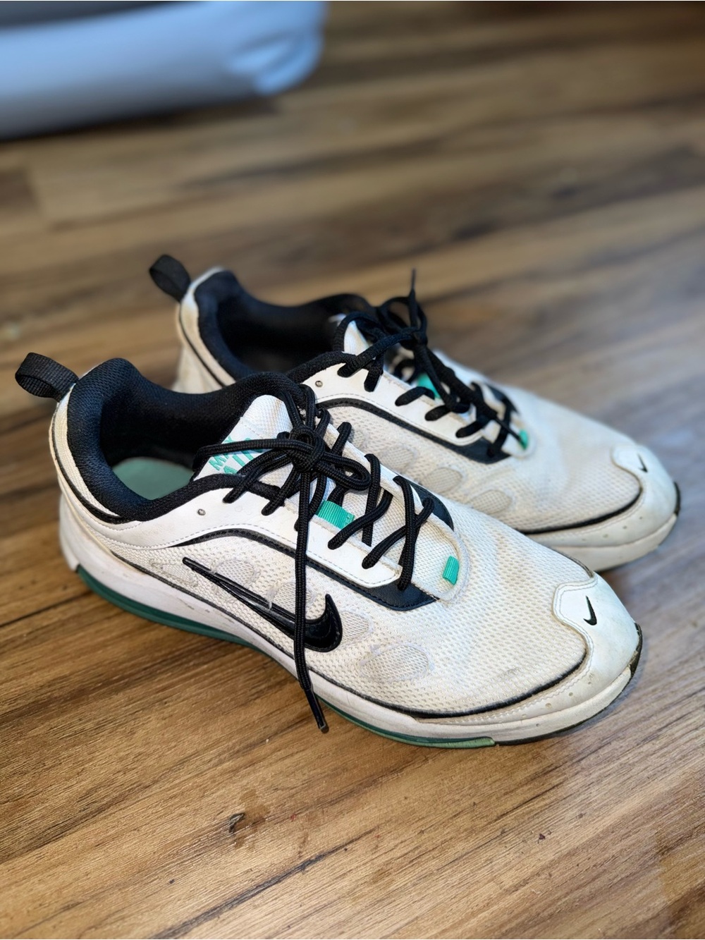 Nike Air Max - Black and Teal Low-Top Sneakers